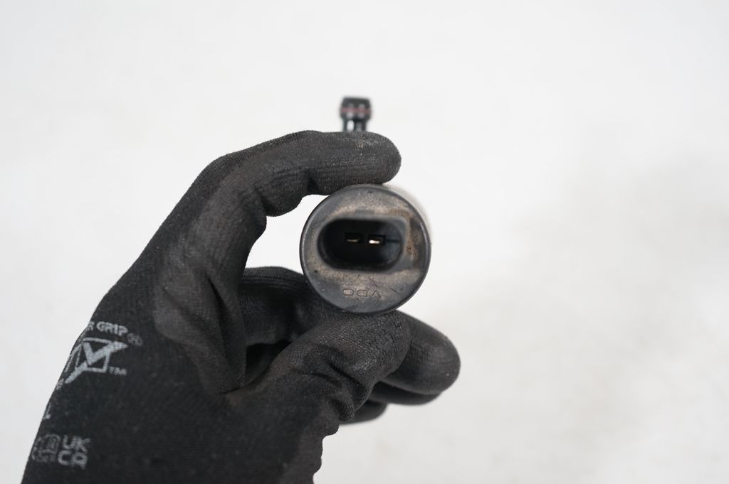 Headlight washer pump (6)