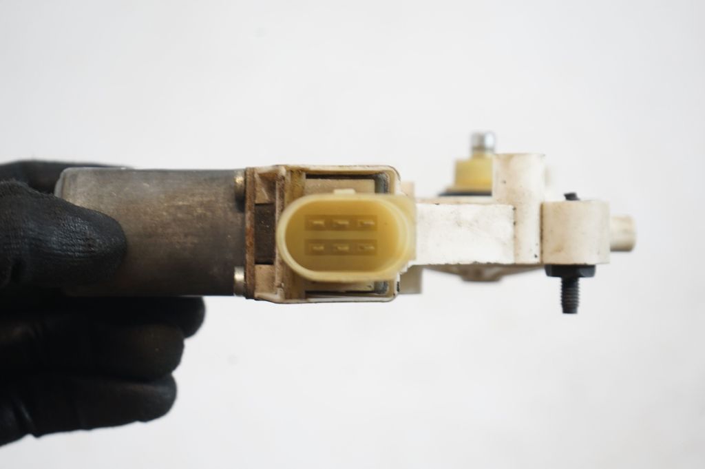 Front door window regulator with motor (6)