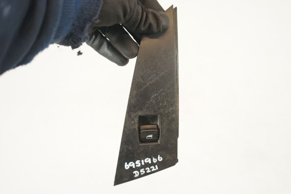 Electric window control switch (7)