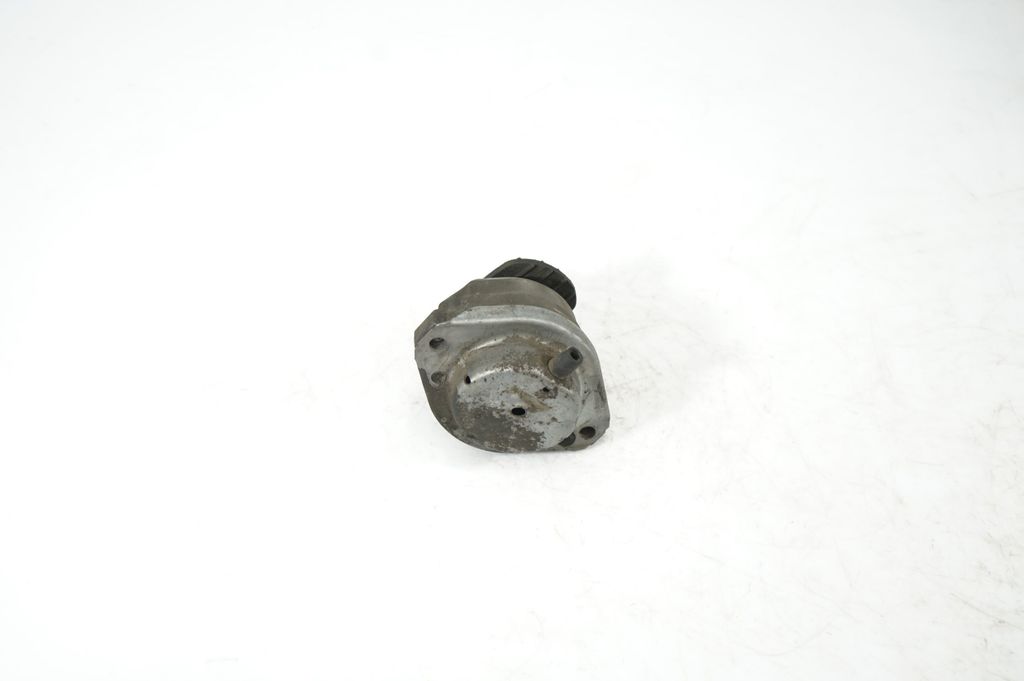 Engine mount bracket (3)