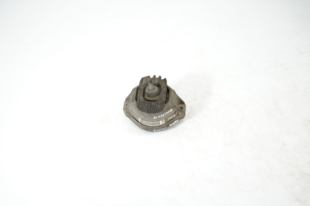 Engine mount bracket