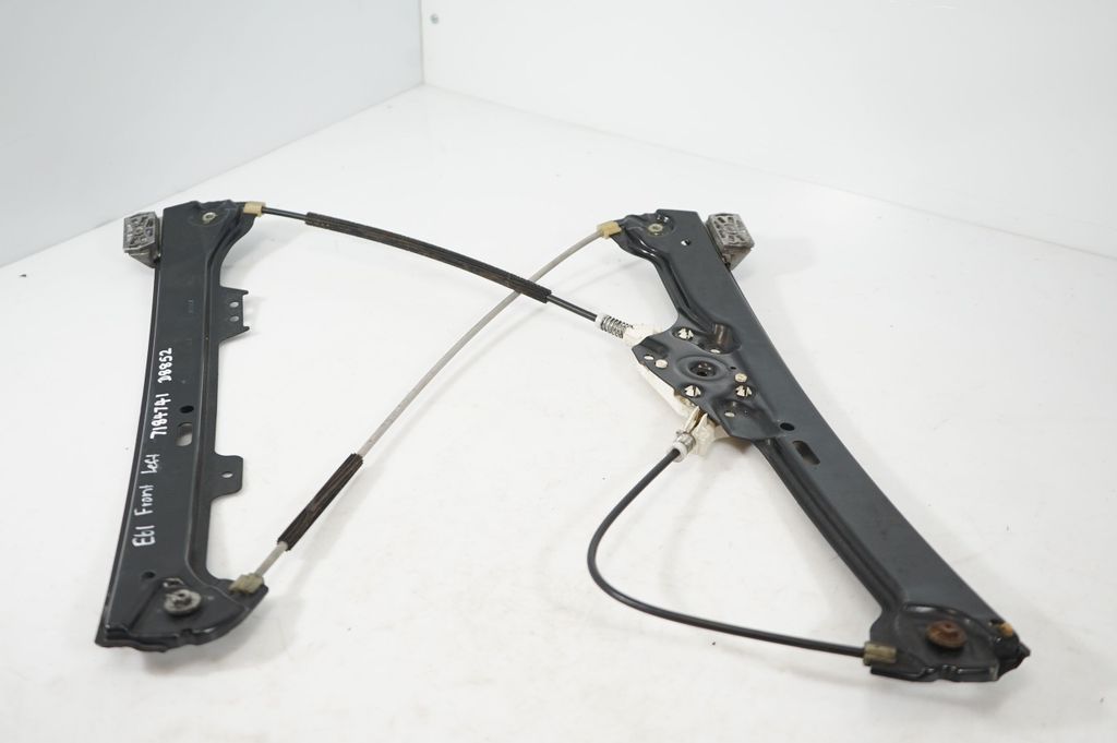 Front door window regulator with motor (7)