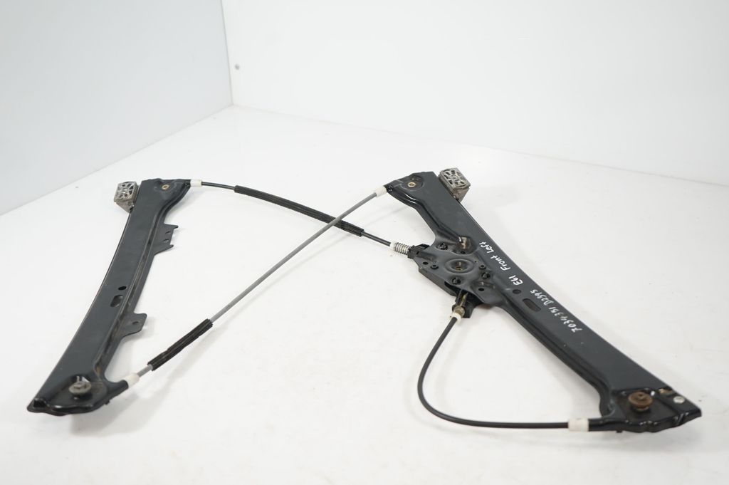 Front door window regulator with motor (8)