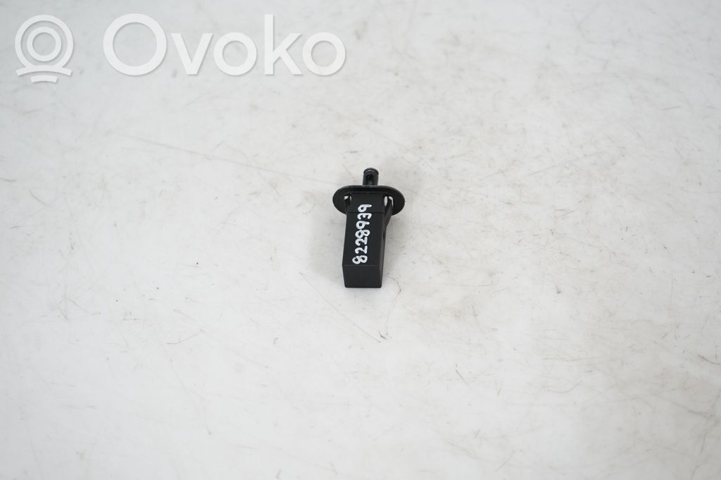 Fuel tank cap lock (4)