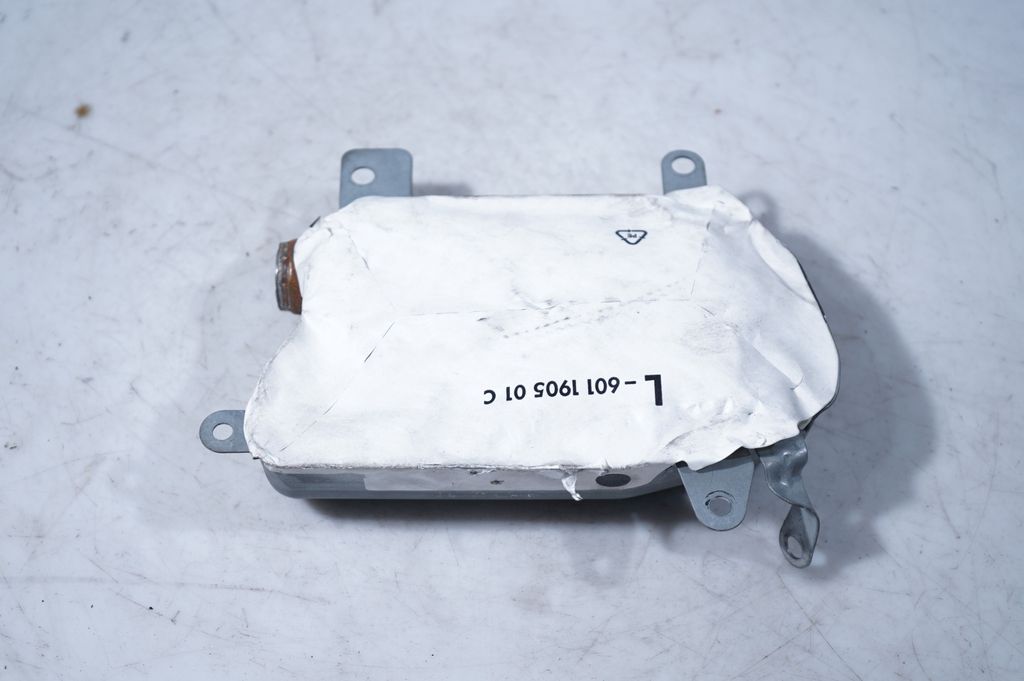 Front door airbag (6)