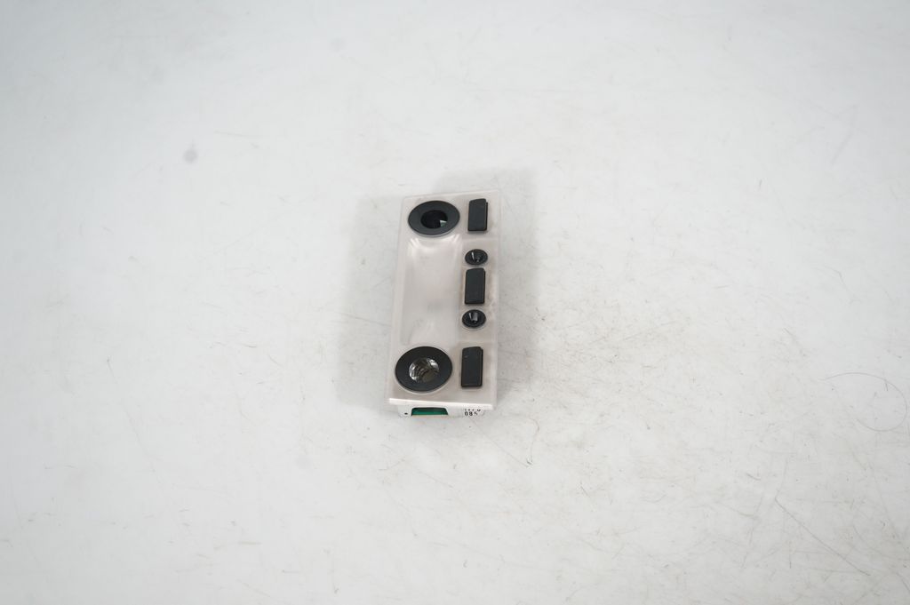 Front seat light (4)