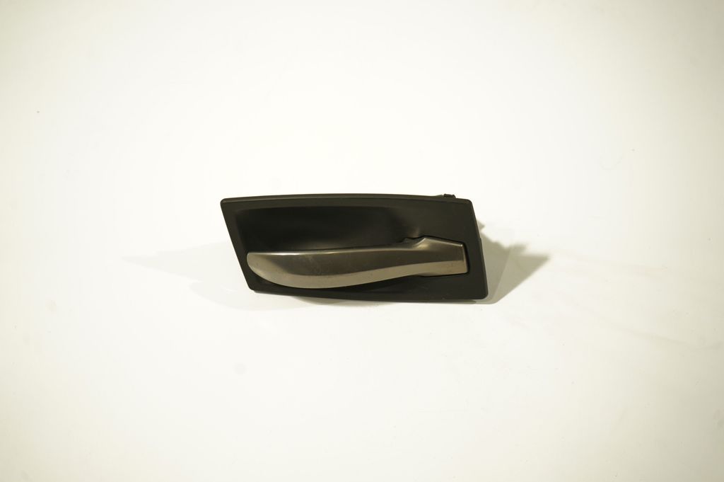 Rear door interior handle