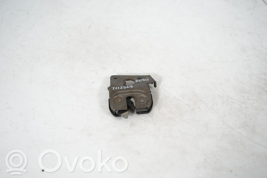 Seat back rest lock catch