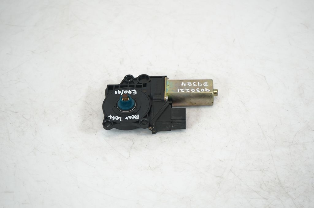 Engine coolant pipe/hose (3)