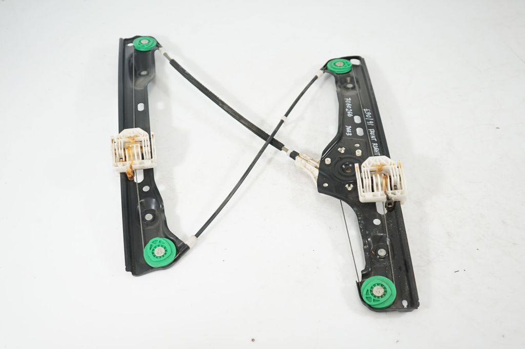 Front door window regulator with motor (2)