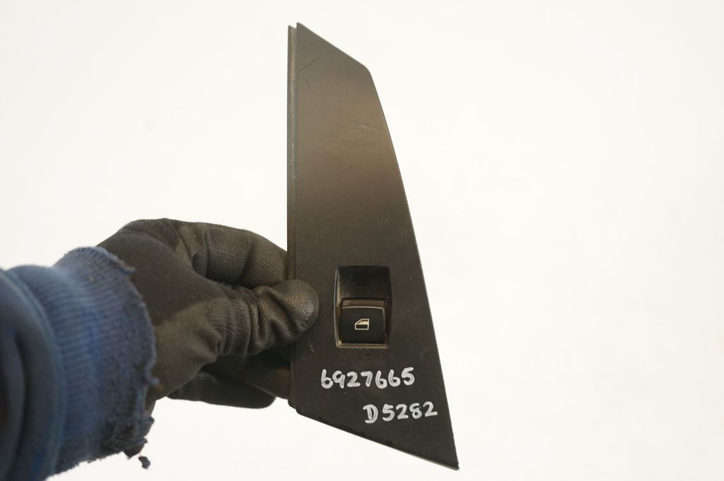 Electric window control switch (8)