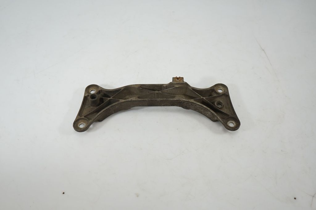 Gearbox mounting bracket (5)