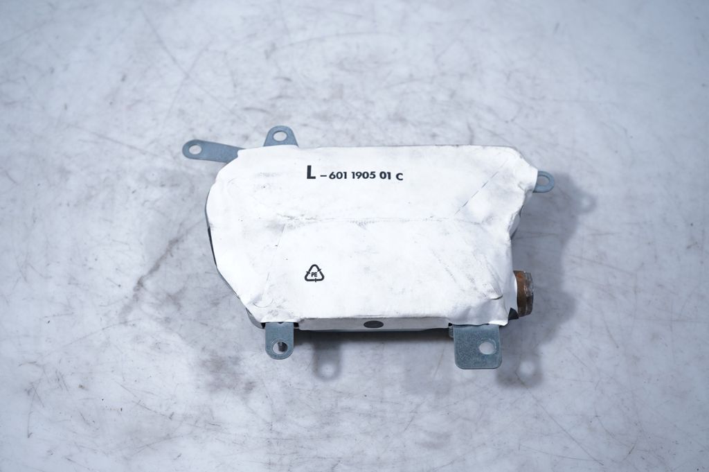 Front door airbag (6)