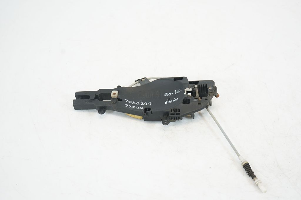 Rear door exterior handle/bracket