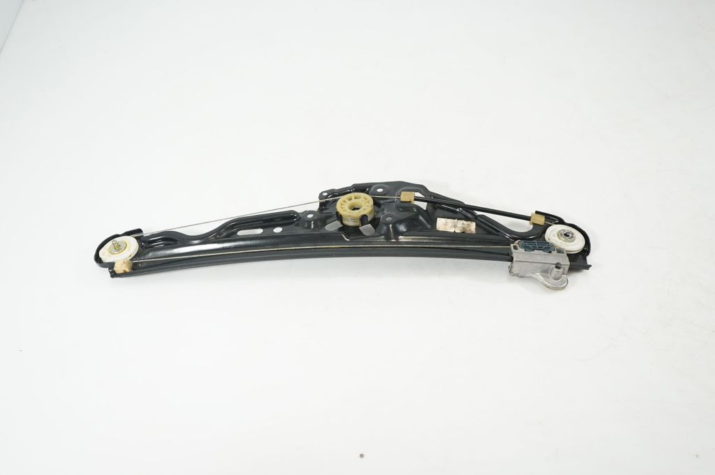 Rear door window regulator with motor (5)