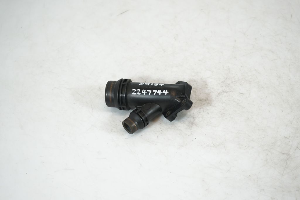 Engine coolant pipe/hose