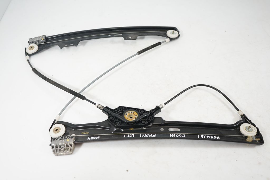 Front door window regulator with motor (3)