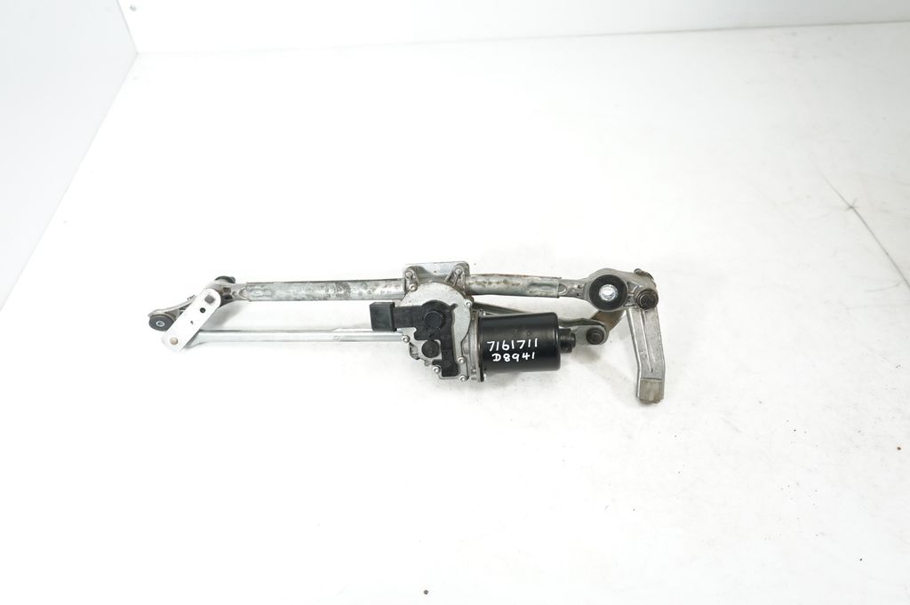 Front wiper linkage and motor