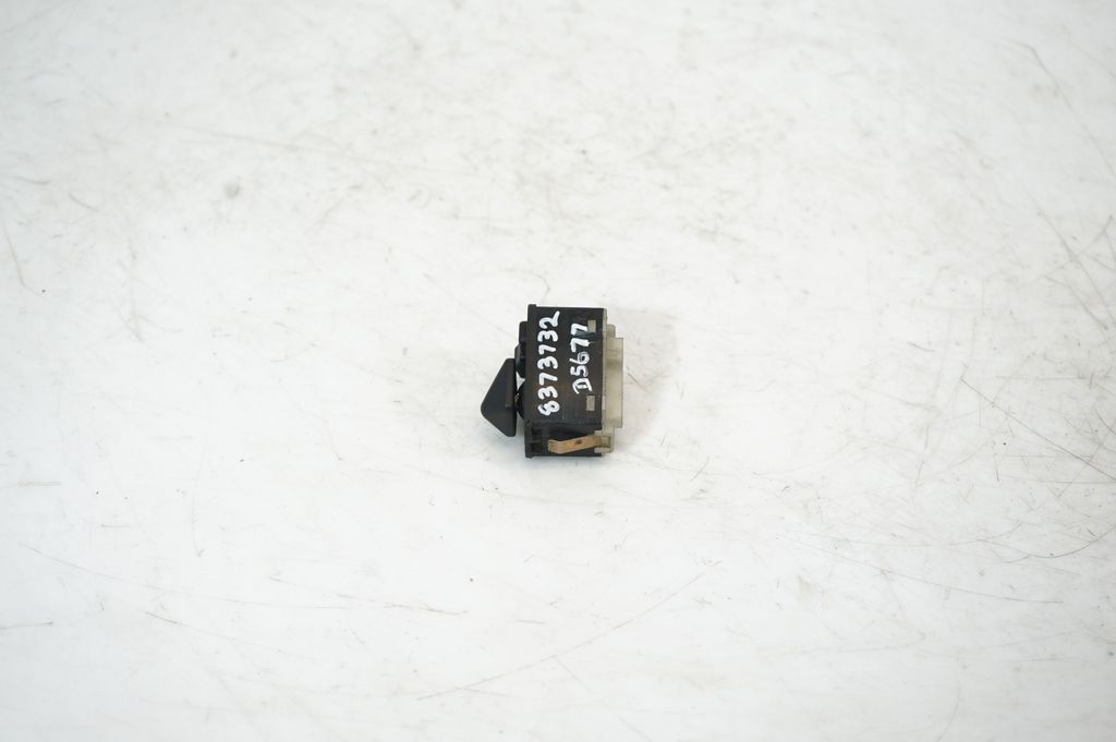 Wing mirror switch (2)