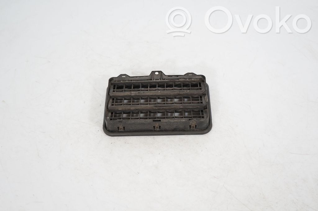 Quarter panel pressure vent (5)