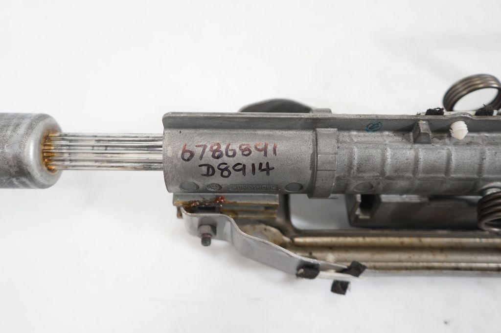 Steering wheel axle (10)