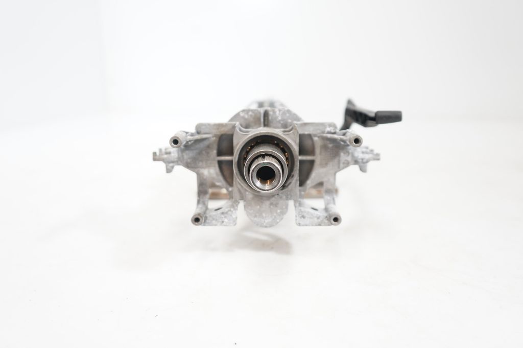 Steering wheel axle (7)