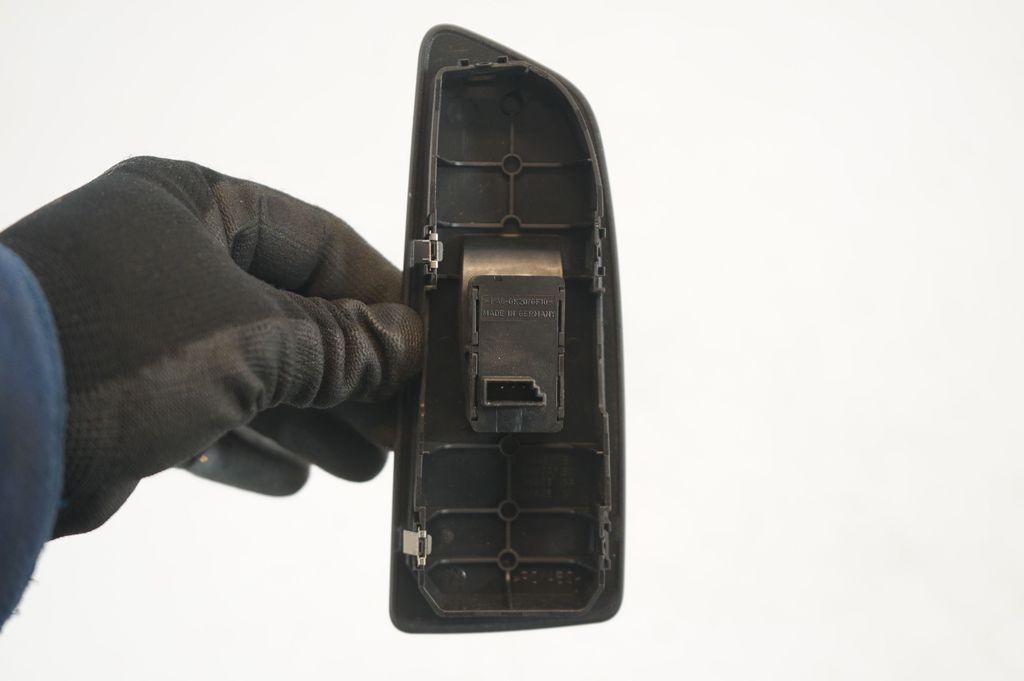 Electric window control switch (7)