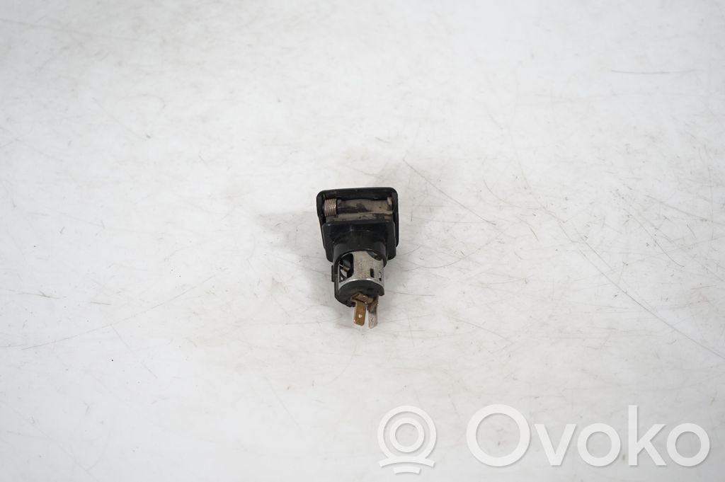 12 V Socket (rear) (3)