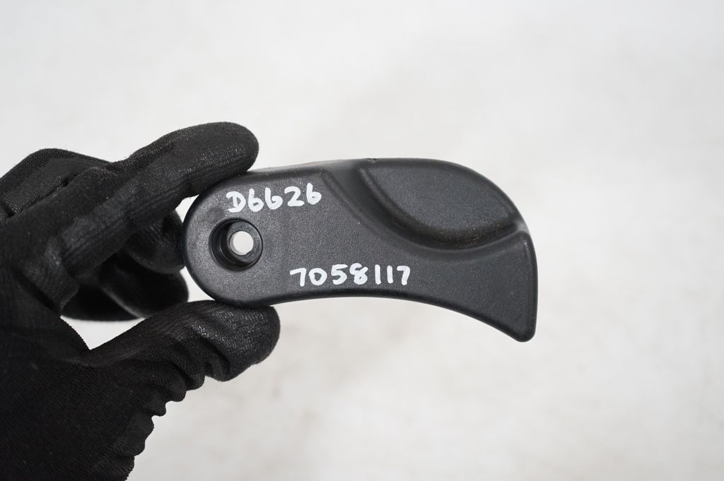 Engine bonnet (hood) release handle (7)