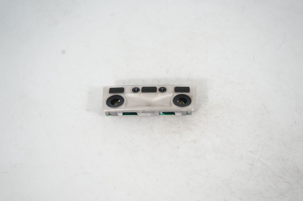 Front seat light (3)