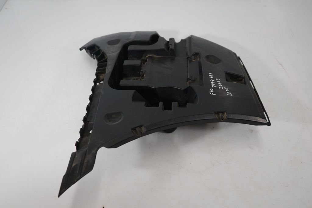 Rear bumper mounting bracket (4)