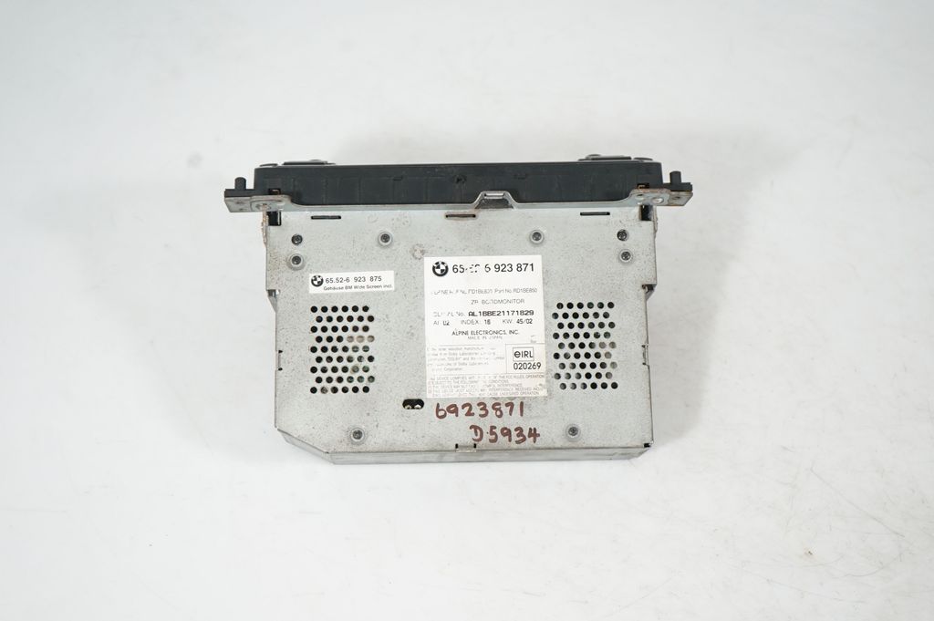 Radio/CD/DVD/GPS head unit (3)