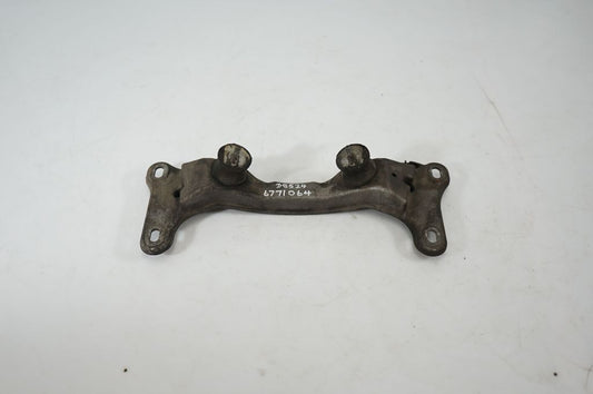 Gearbox mounting bracket