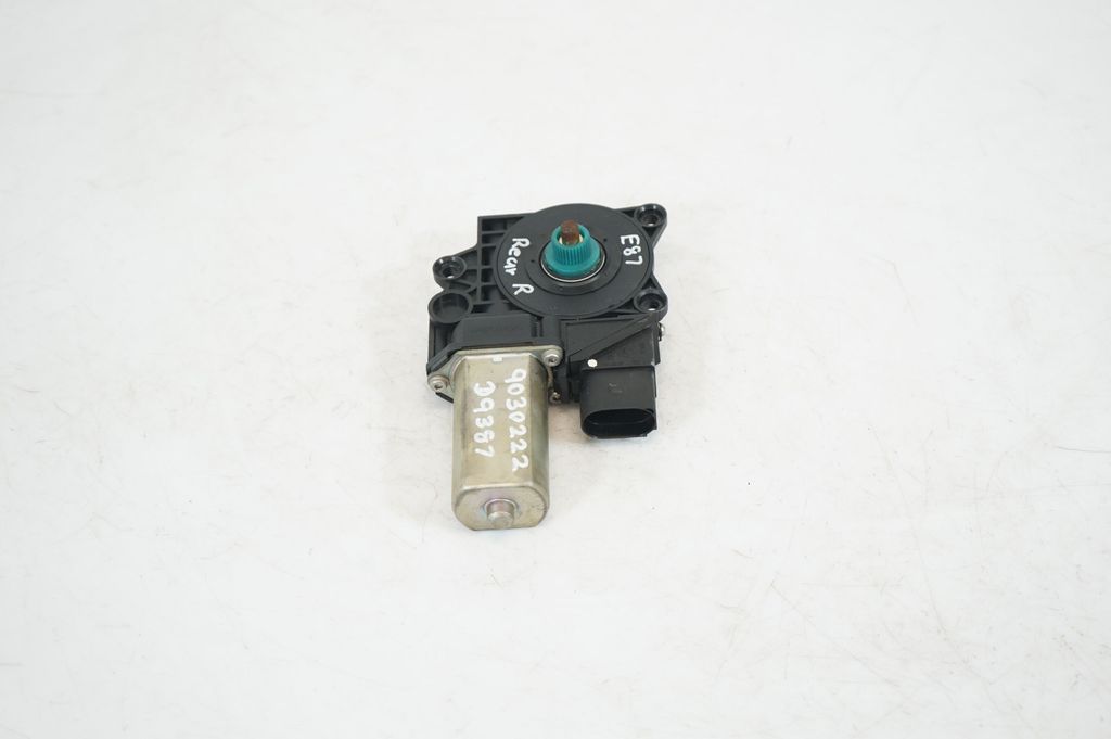 Rear door window regulator with motor (2)