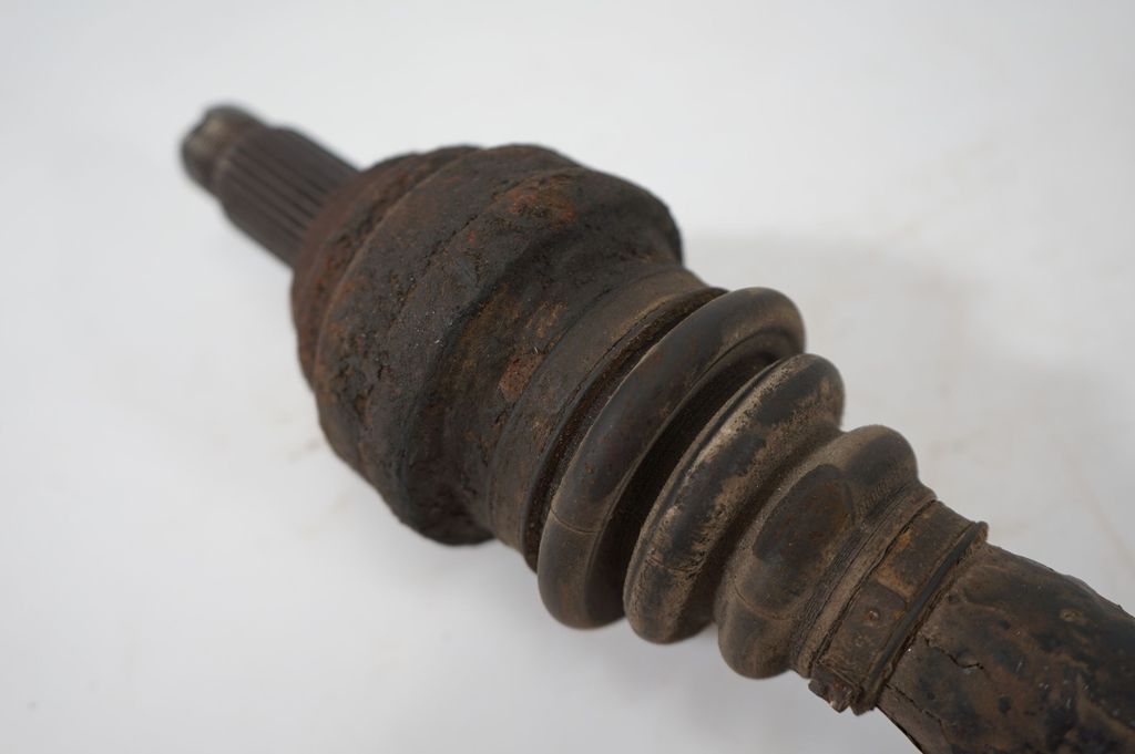 Rear driveshaft (7)