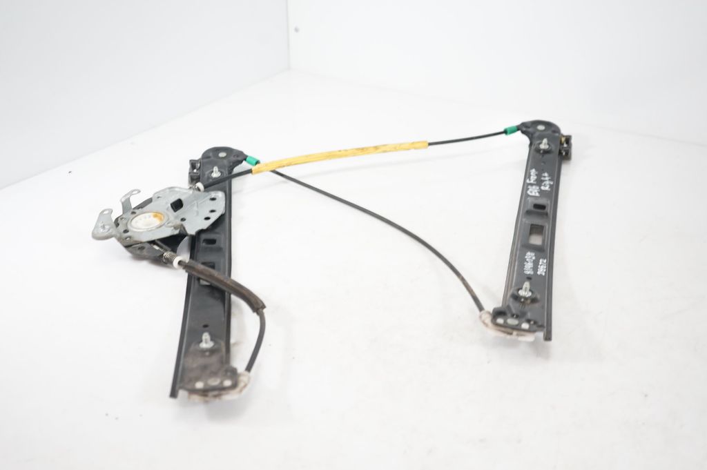 Front door window regulator with motor (7)