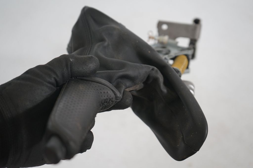 Handbrake/parking brake lever assembly (6)