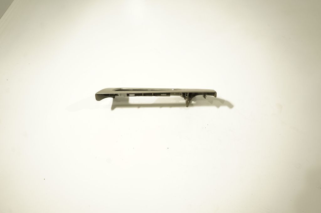 Dashboard glove box trim (3)