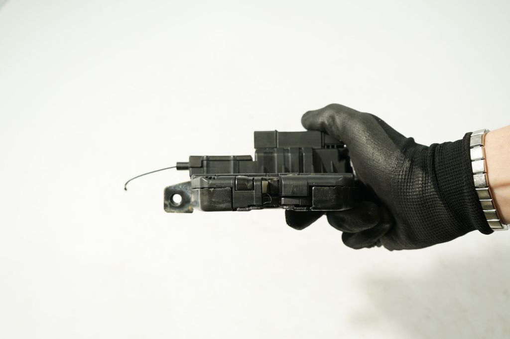 Tailgate/trunk/boot lock/catch/latch (7)
