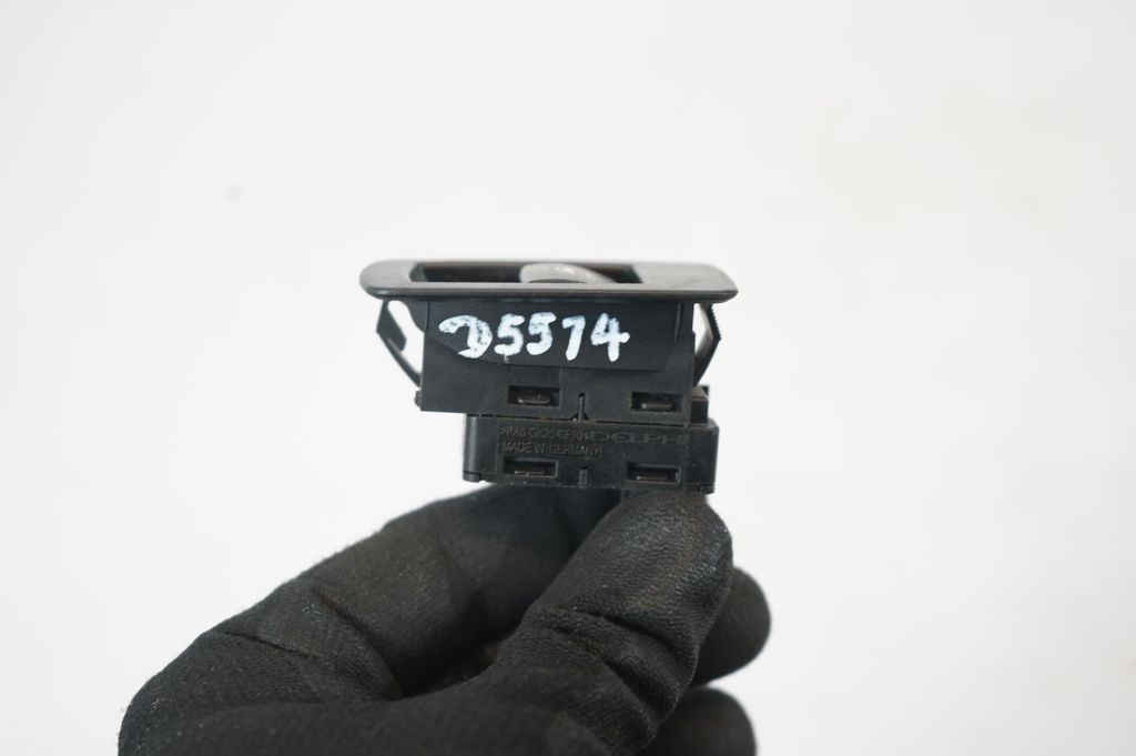 Electric window control switch (8)