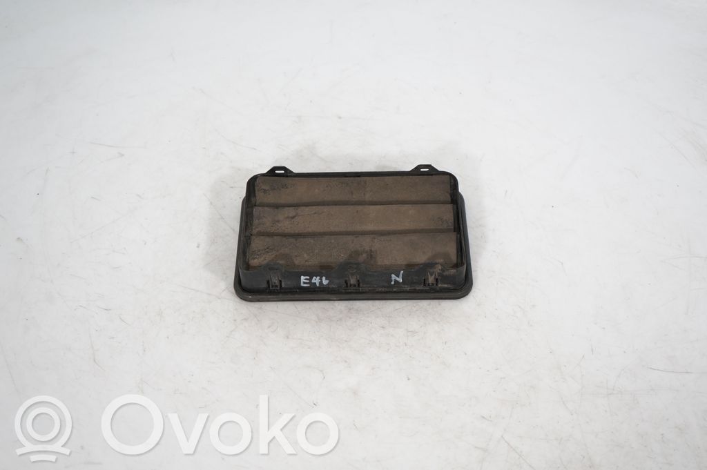 Quarter panel pressure vent (5)