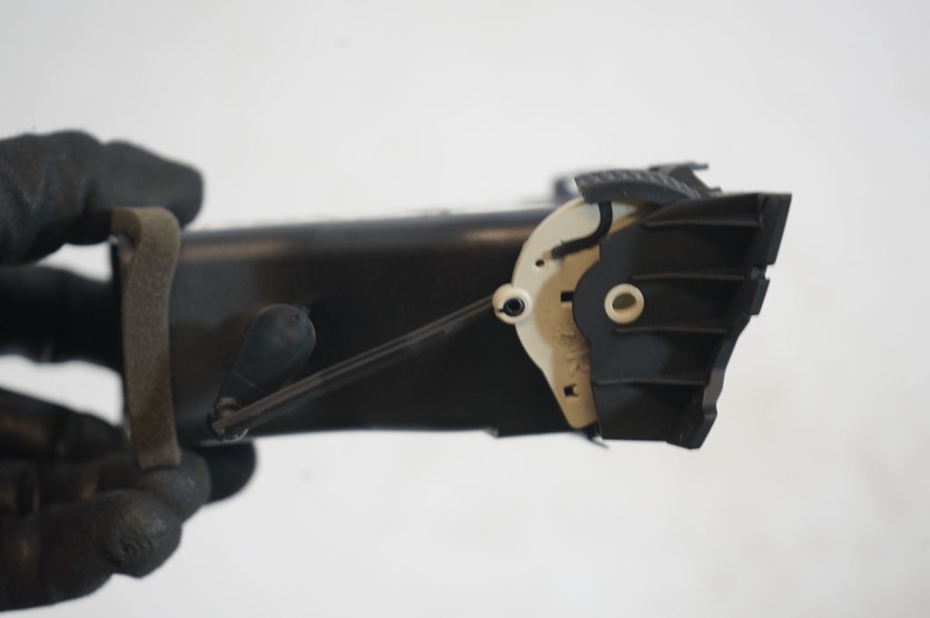 Dashboard side air vent grill/cover trim (6)