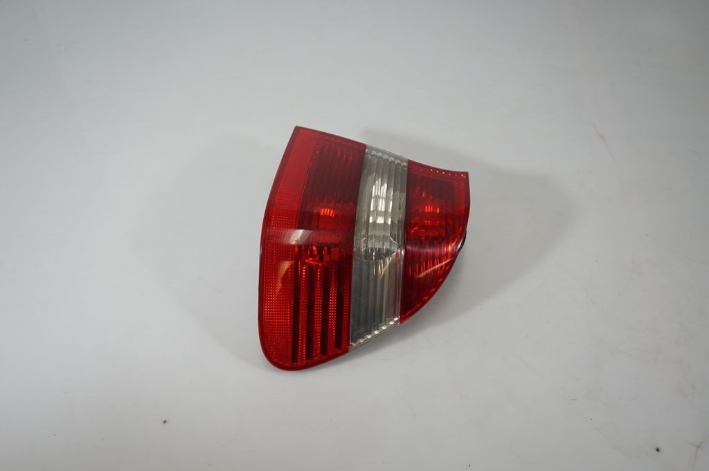 Rear/tail lights (2)
