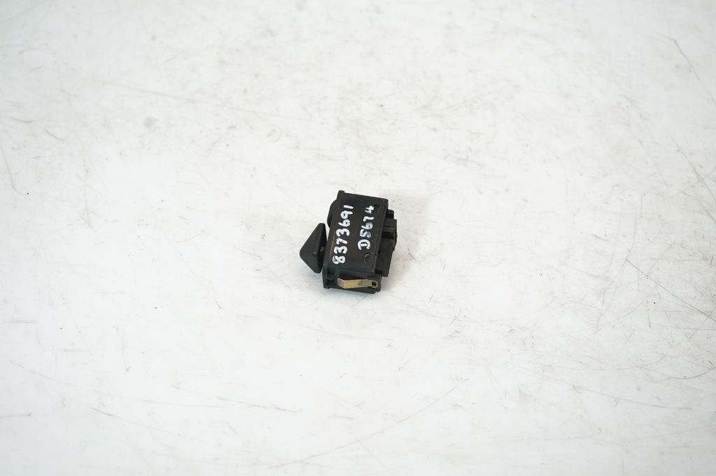 Wing mirror switch (2)