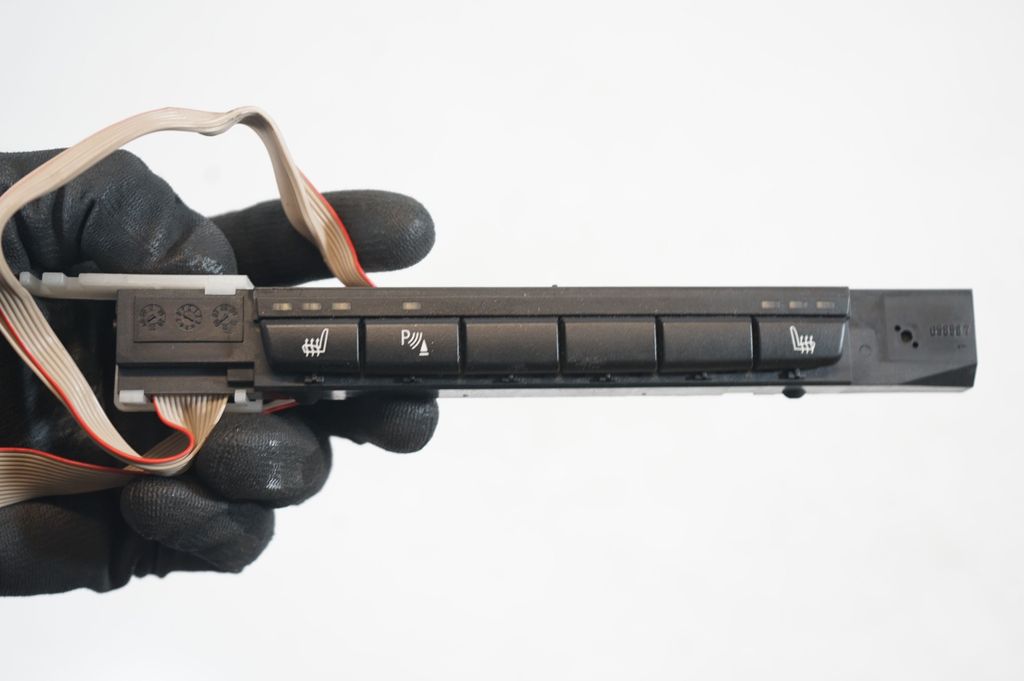 Seat heating switch (6)