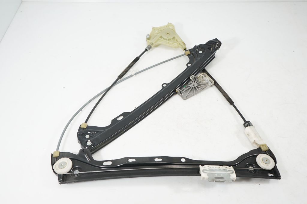 Front door window regulator with motor (5)