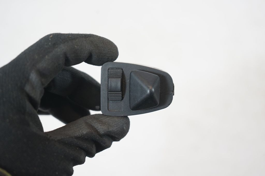 Wing mirror switch (6)