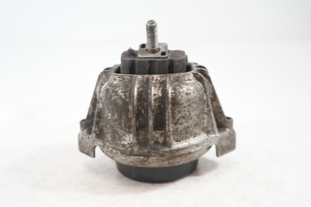 Engine mount bracket (4)