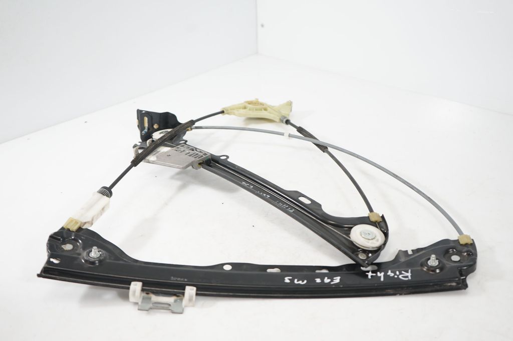 Front door window regulator with motor (7)