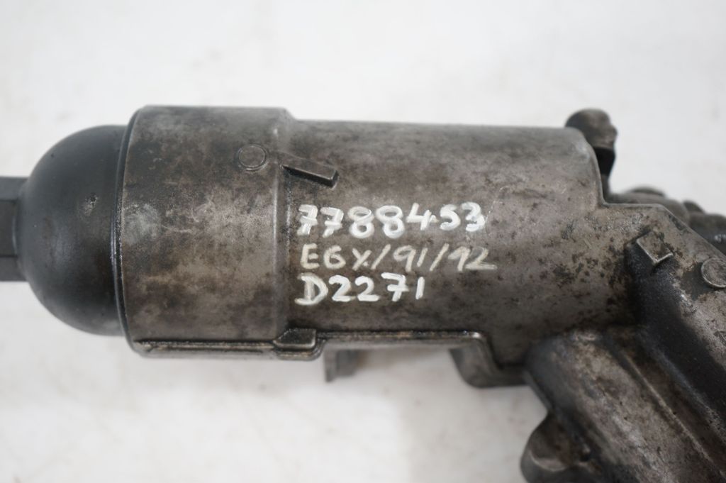 Oil filter mounting bracket (10)